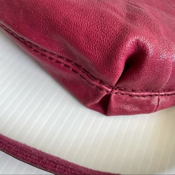 Fossil red leather front flap crossbody - Picture 15 of 16